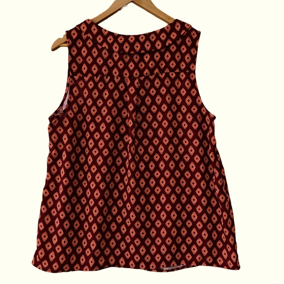 MODCLOTH sleeveless v- neck collared top, geometric print, size XL. - Picture 2 of 10